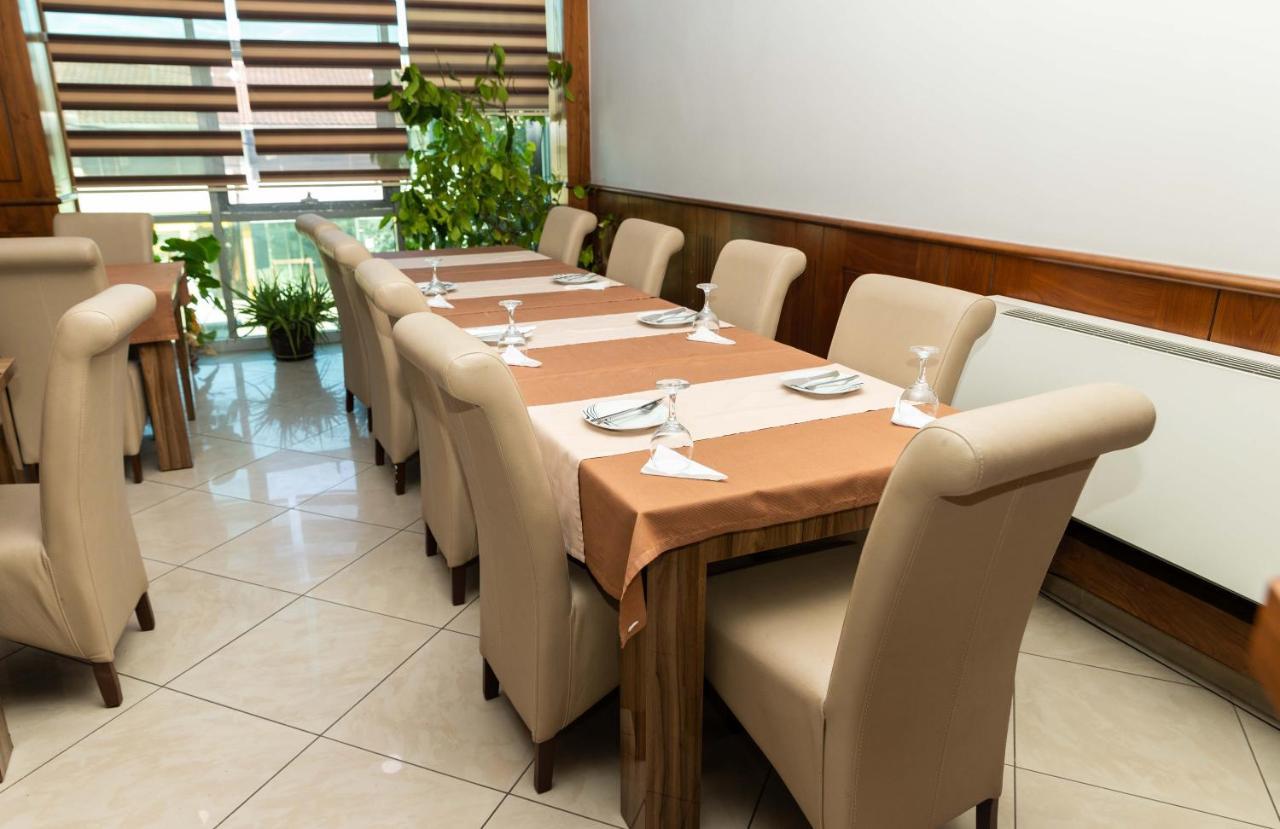 Hotel Leo Peje Ngoại thất bức ảnh