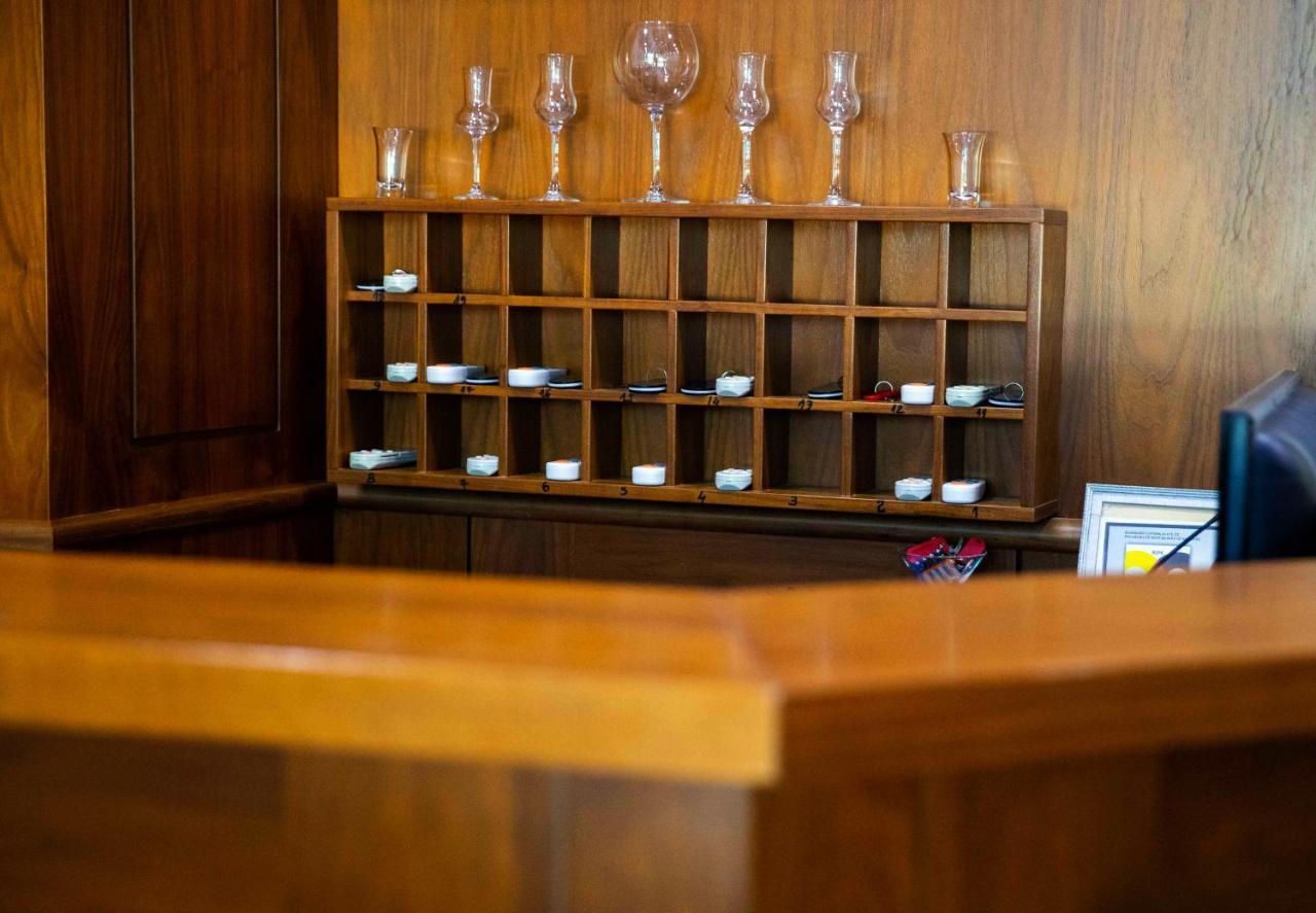 Hotel Leo Peje Ngoại thất bức ảnh