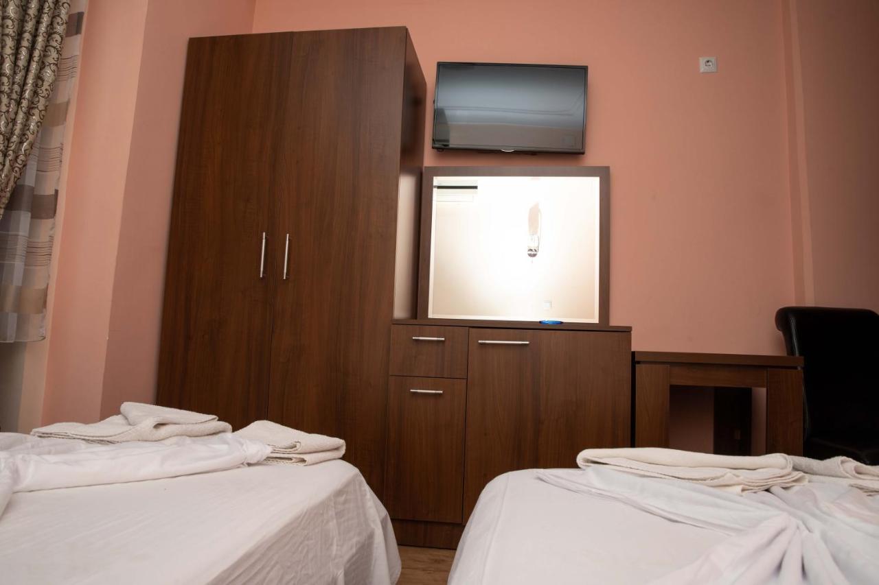 Hotel Leo Peje Ngoại thất bức ảnh