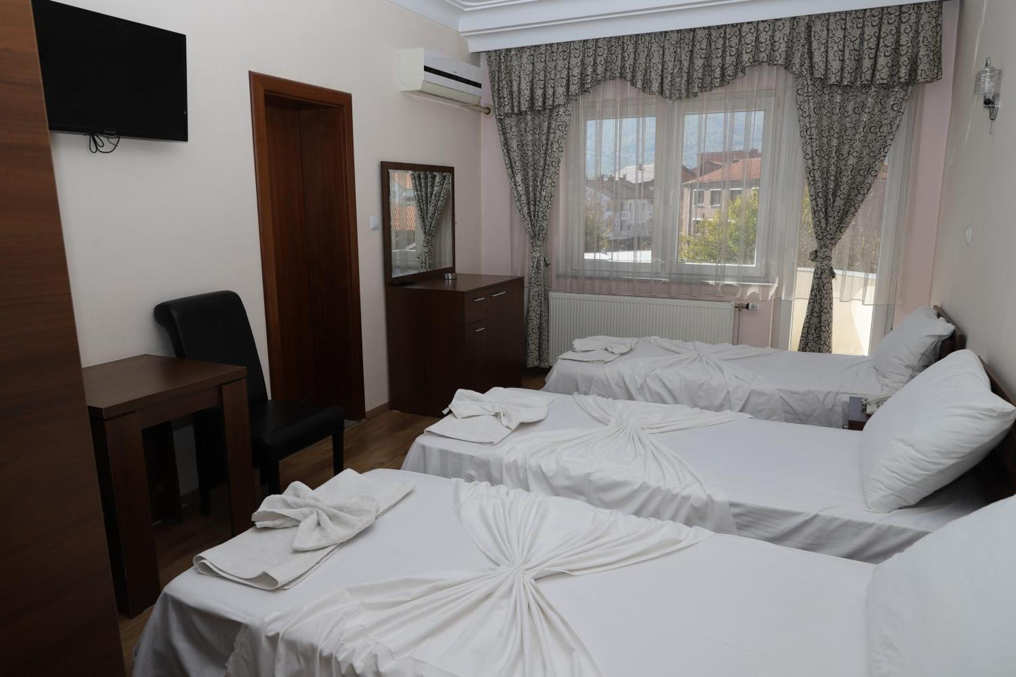 Hotel Leo Peje Ngoại thất bức ảnh